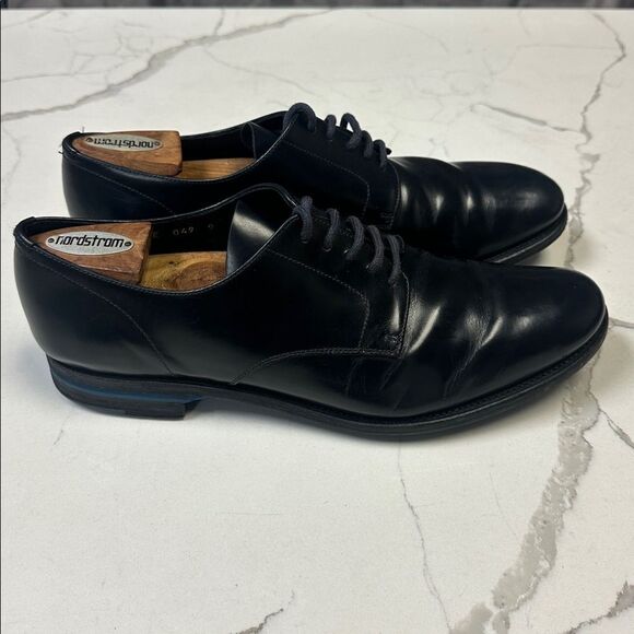 Prada Brushed Leather Derby Men’s Dress Shoes Black with Blue Sole US 9EE 2EE049 main image 5